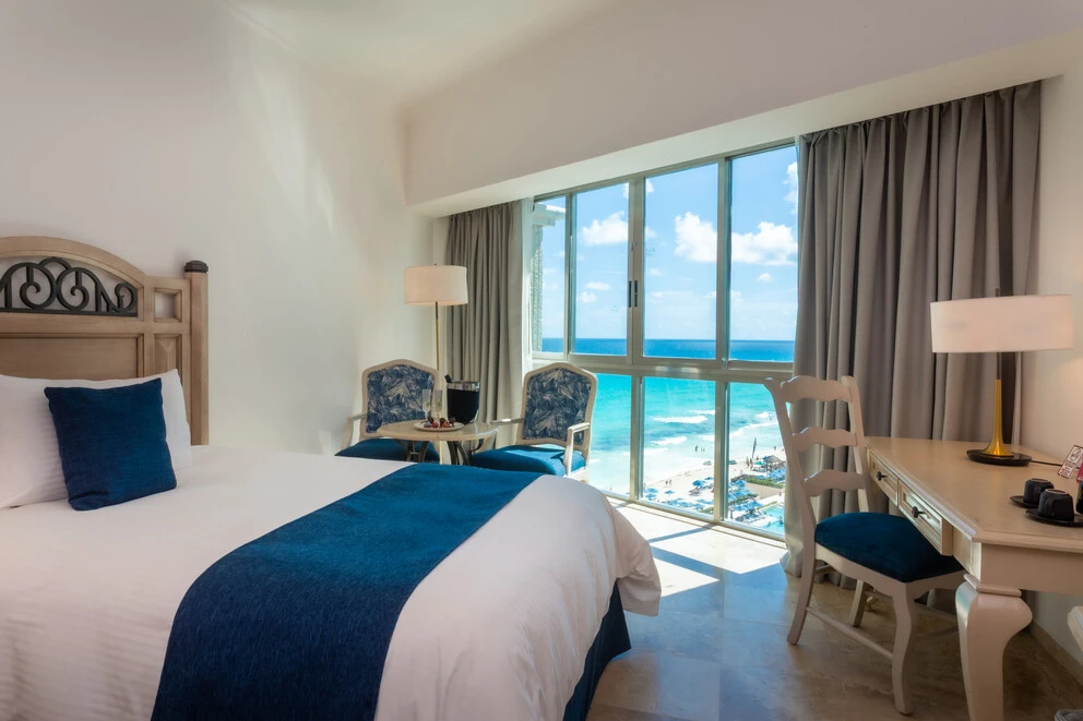 Sandos Cancun beach