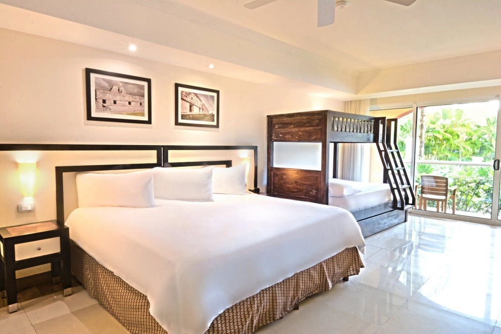 Sandos Playacar accommodations